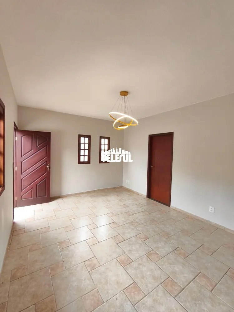 Casa, 3 quartos, 175 m² - Foto 2