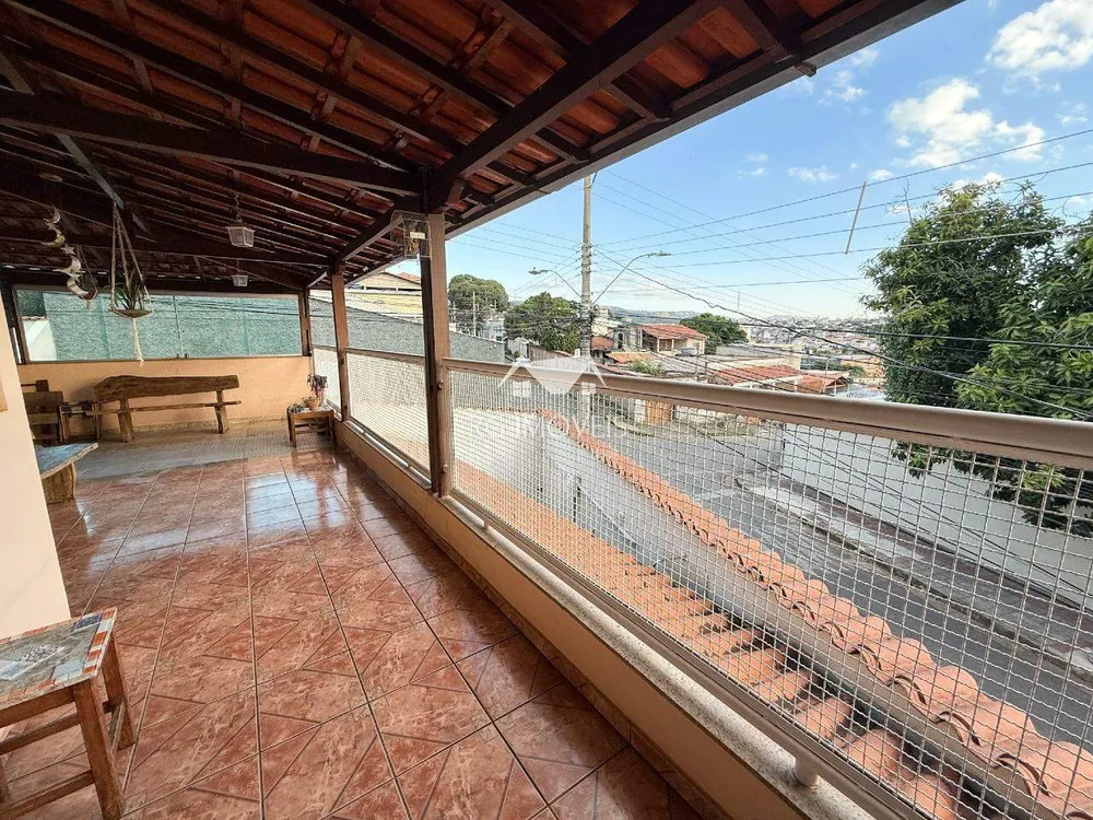 Casa, 4 quartos, 180 m² - Foto 1