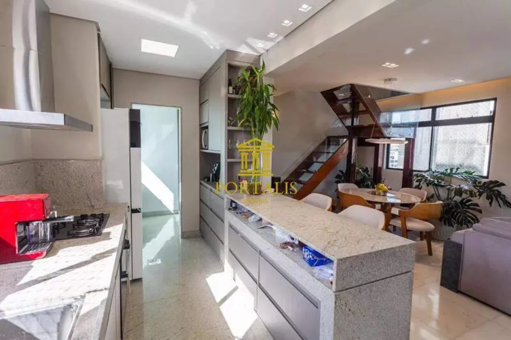 Cobertura, 3 quartos, 210 m² - Foto 3
