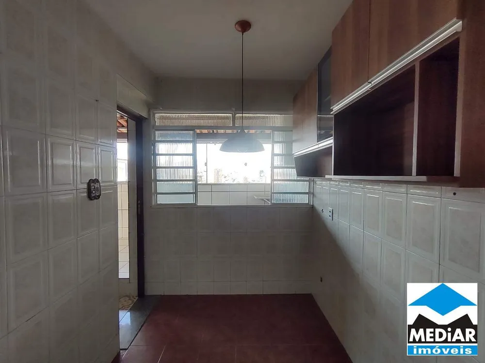 Casa, 5 quartos, 260 m² - Foto 12