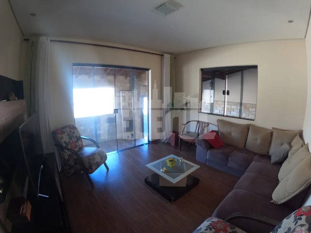 Casa, 3 quartos, 250 m² - Foto 2