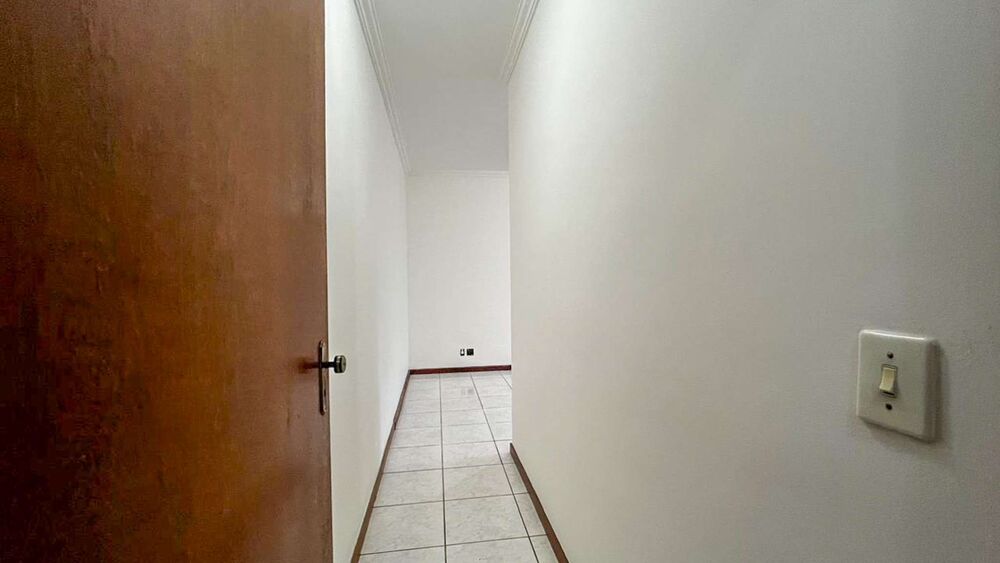 Casa à venda com 3 quartos, 112m² - Foto 2