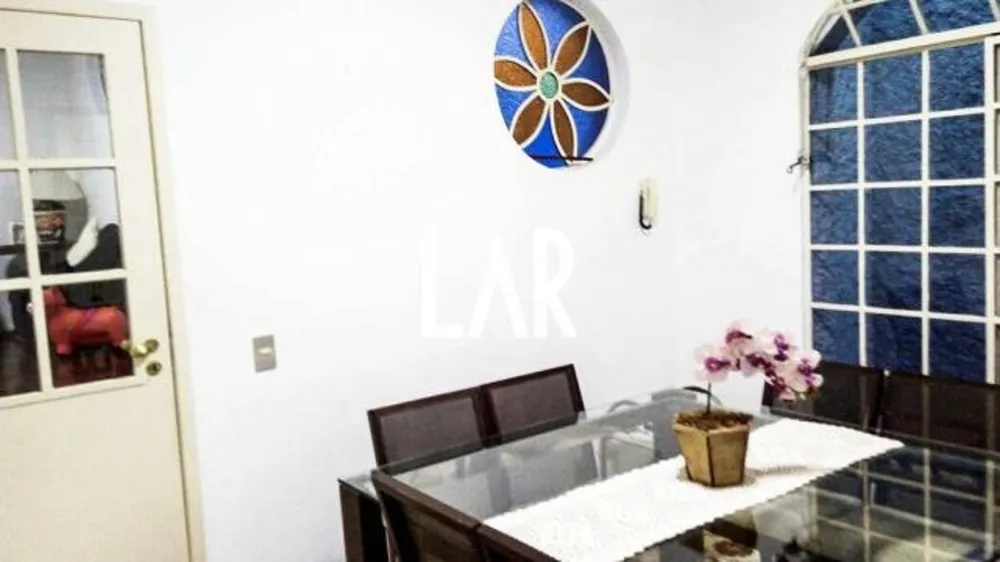 Casa, 4 quartos, 240 m² - Foto 1