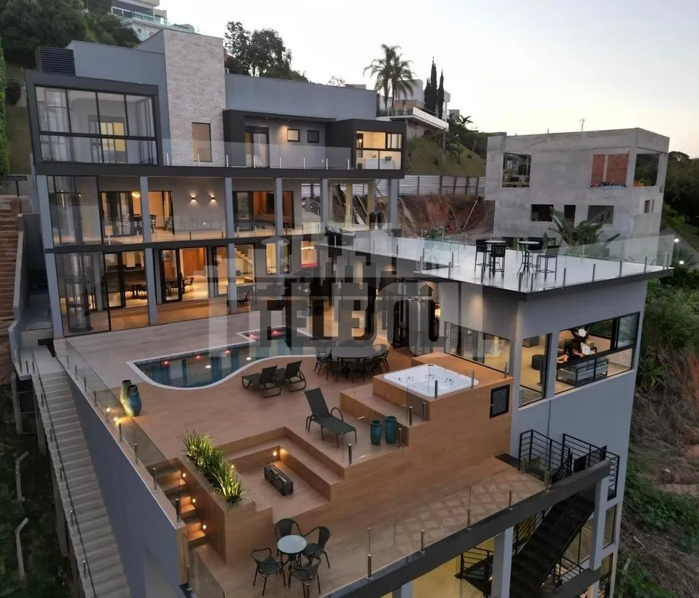 Casa, 8 quartos, 1200 m² - Foto 1