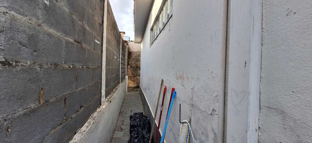 Casa à venda com 3 quartos, 80m² - Foto 2