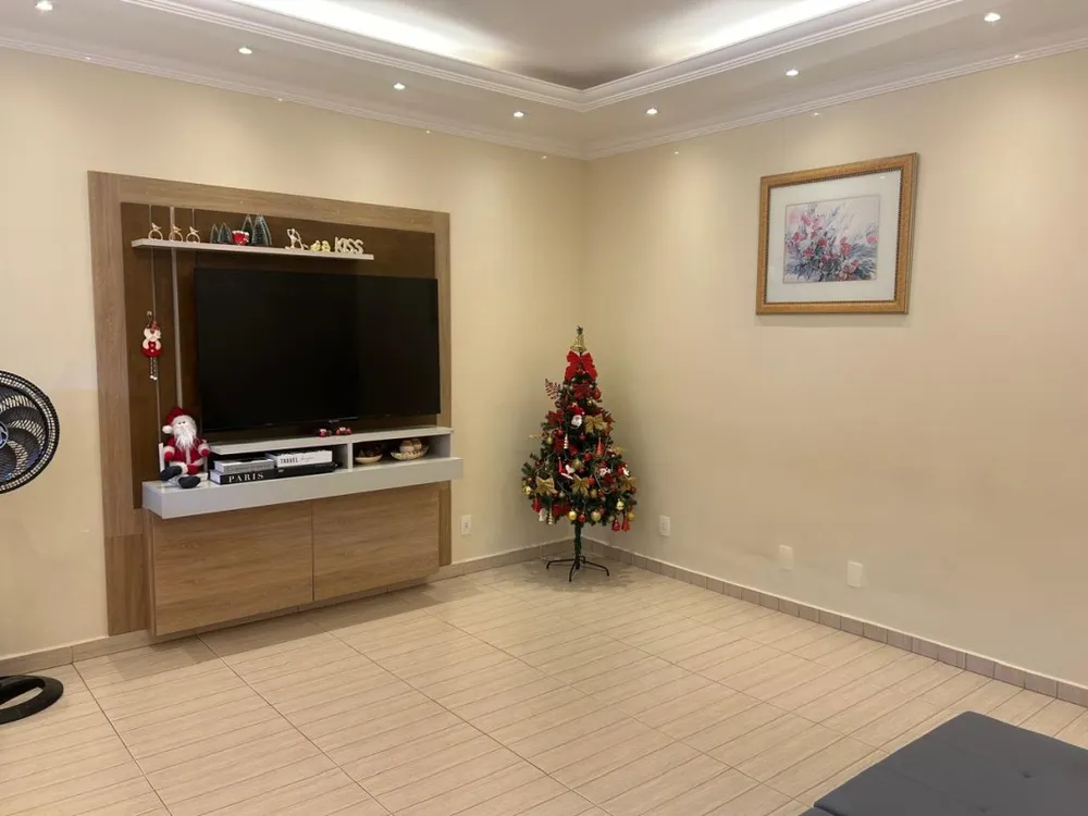 Casa, 4 quartos, 200 m² - Foto 1