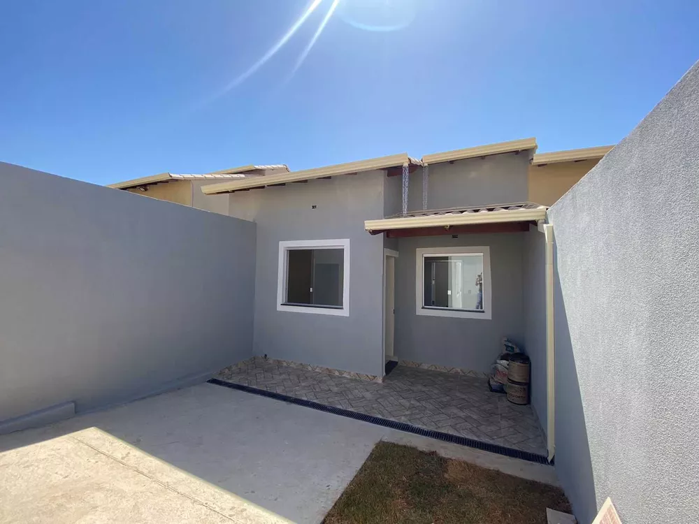 Casa à venda com 2 quartos, 17m² - Foto 1