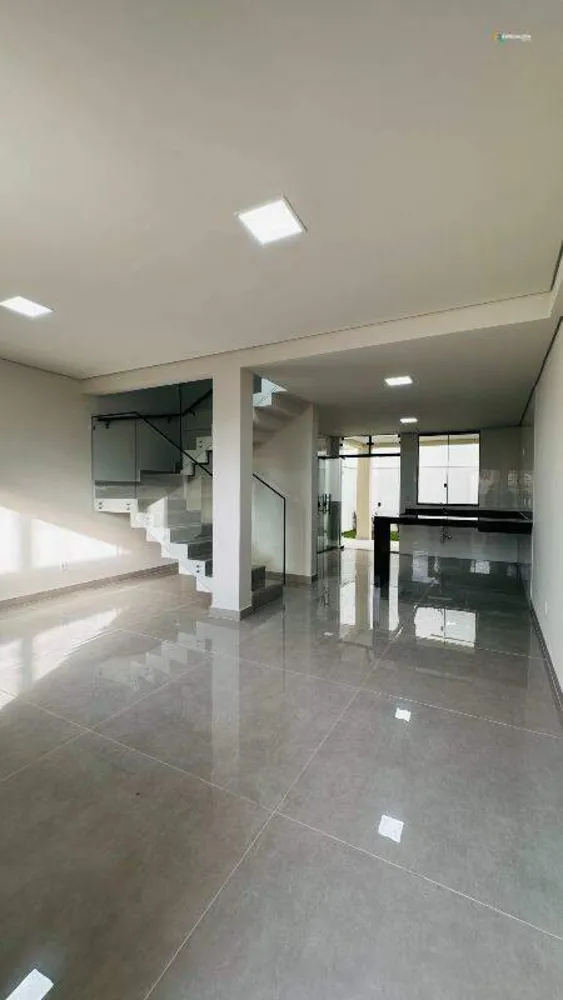 Casa, 3 quartos, 134 m² - Foto 2
