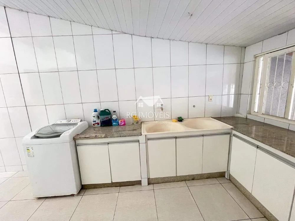 Casa, 3 quartos, 243 m² - Foto 2