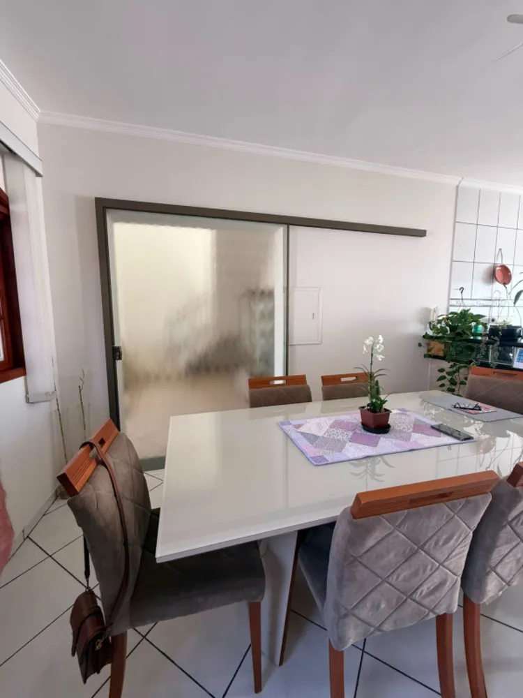 Casa, 3 quartos, 215 m² - Foto 3