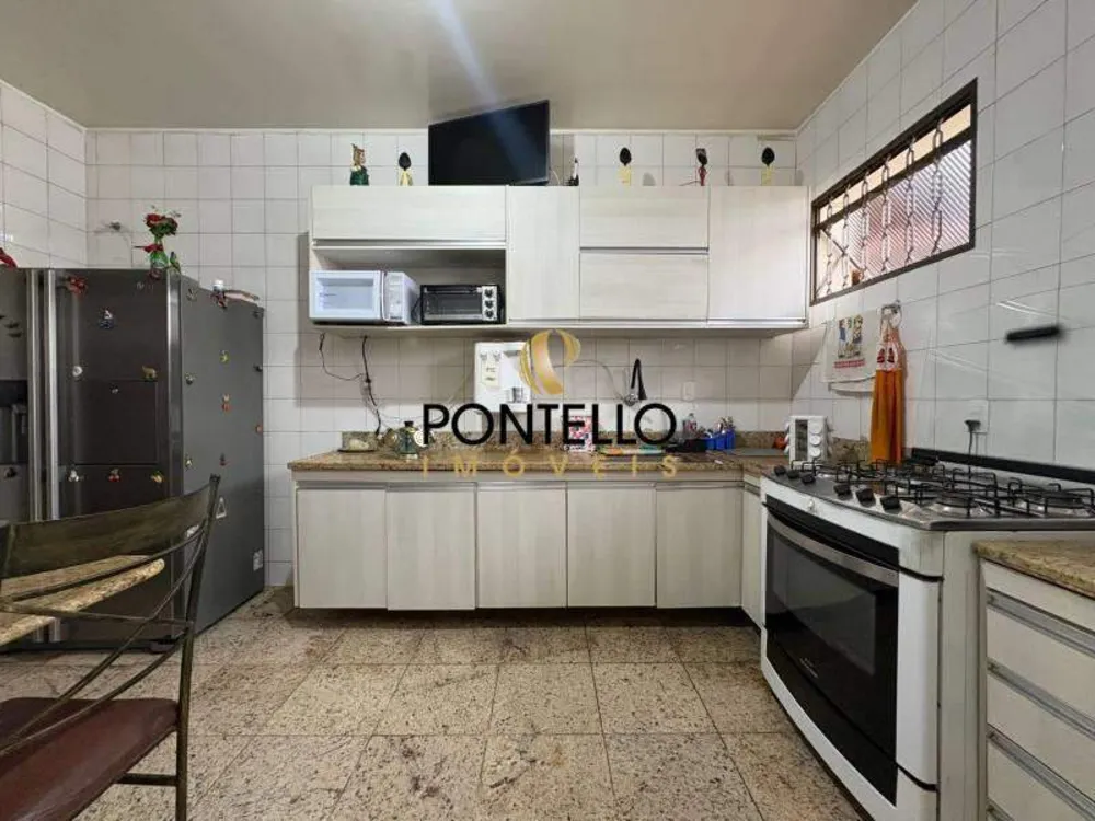Casa, 3 quartos, 268 m² - Foto 2
