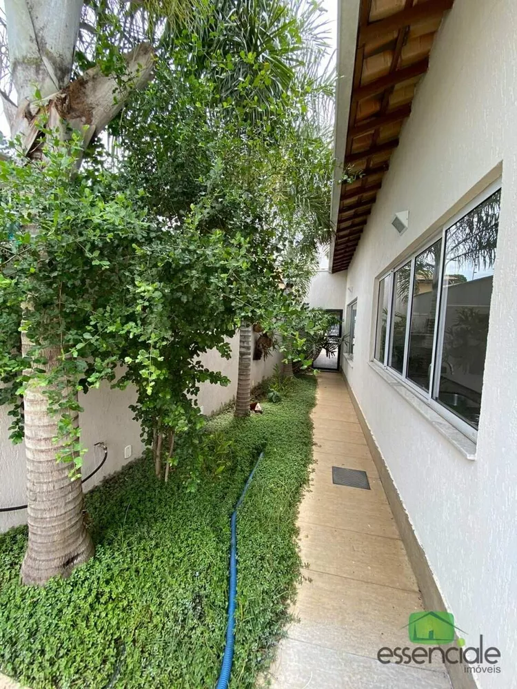 Casa à venda com 3 quartos, 360m² - Foto 2