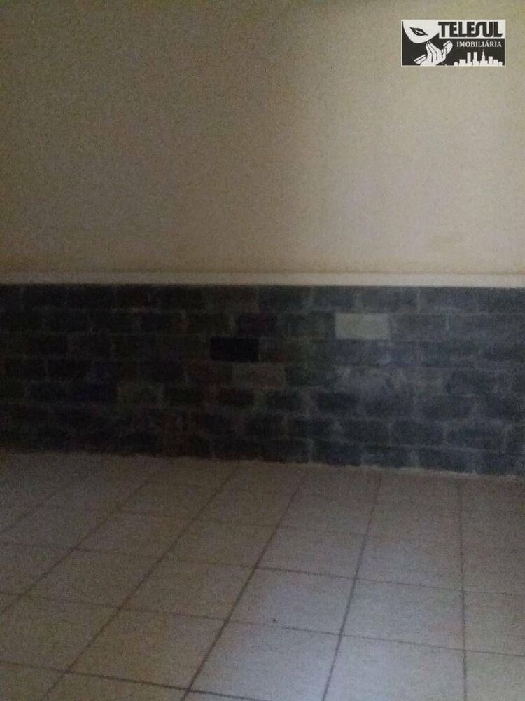 Casa à venda com 3 quartos, 341m² - Foto 1