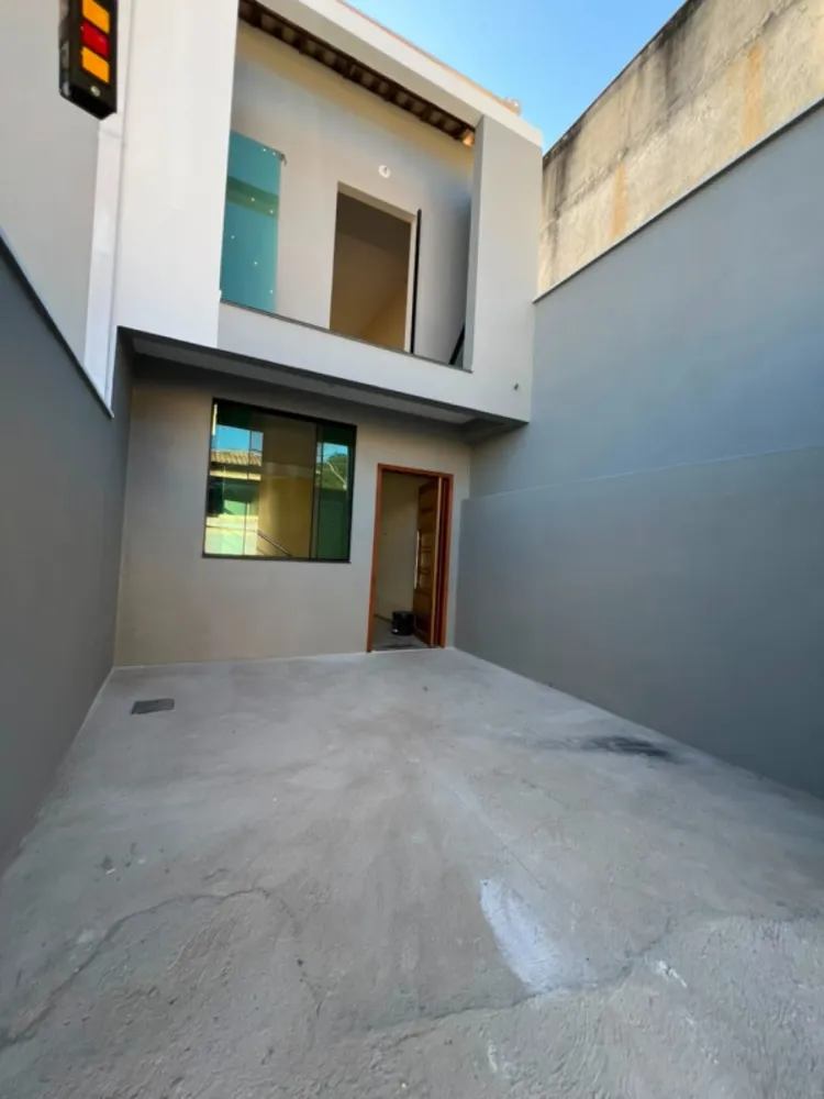 Casa, 2 quartos, 67 m² - Foto 1