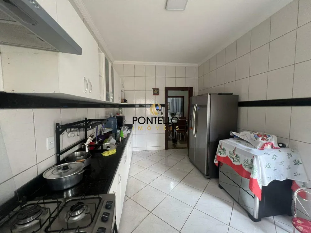 Casa, 4 quartos, 205 m² - Foto 2
