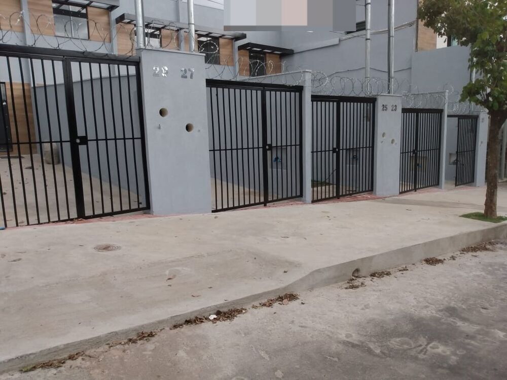 Casa à venda com 2 quartos, 38m² - Foto 1