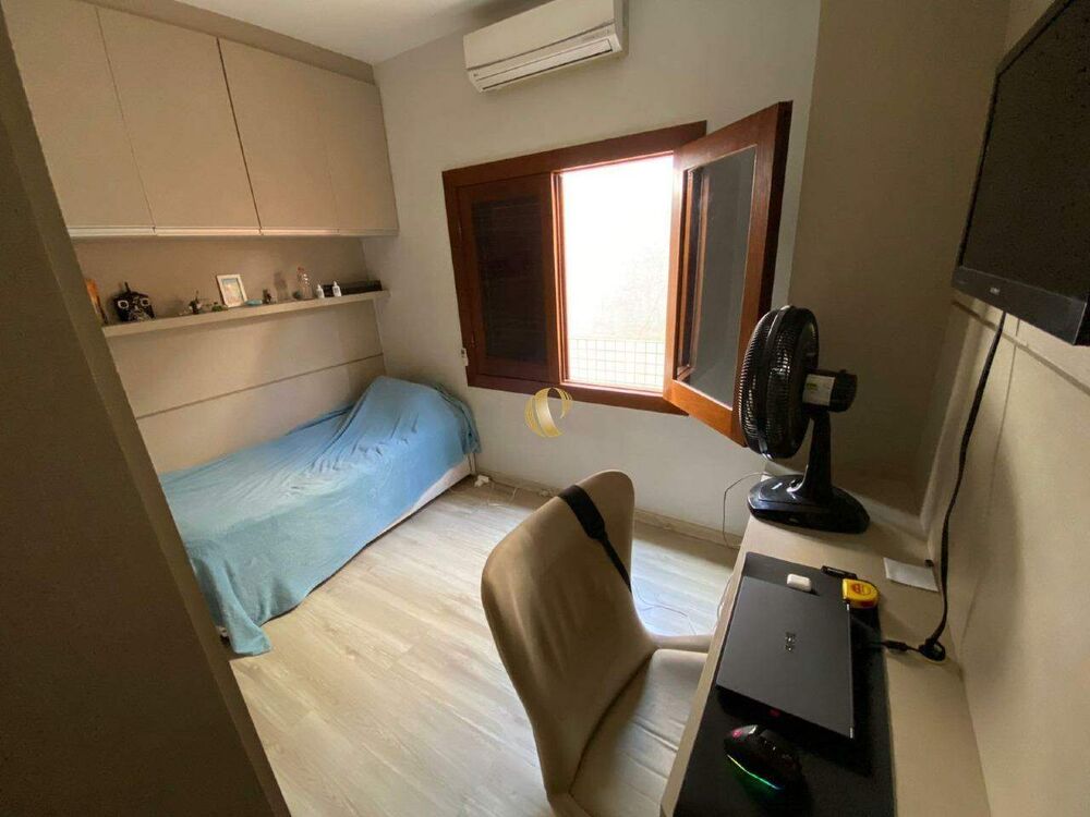 Casa à venda com 3 quartos, 240m² - Foto 3
