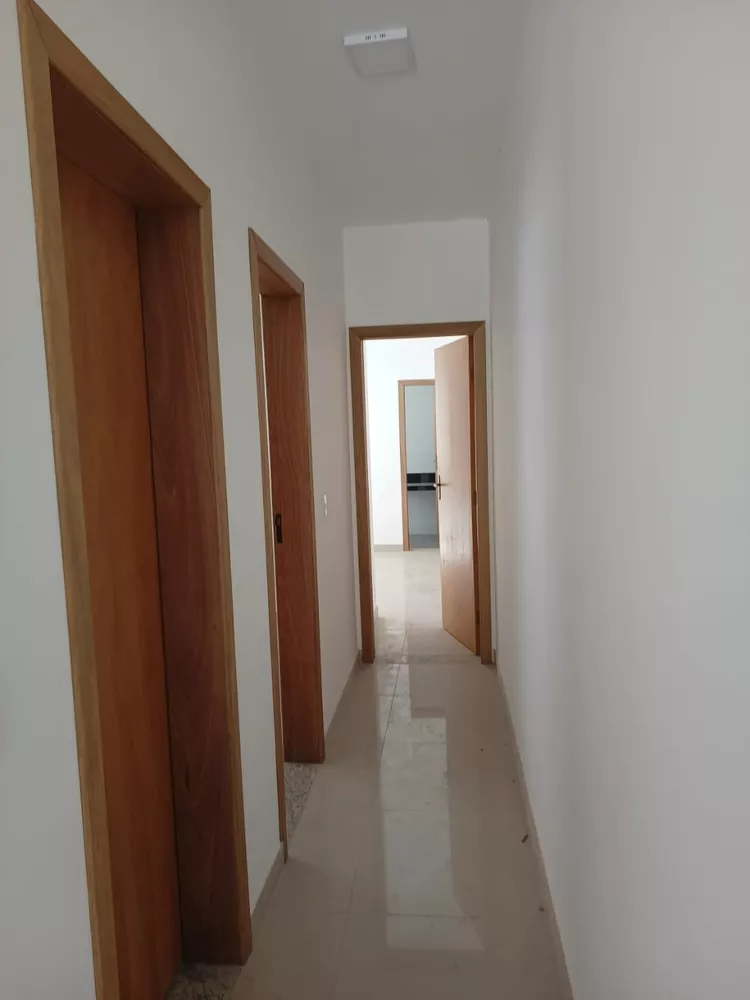 Casa à venda com 2 quartos, 88m² - Foto 4