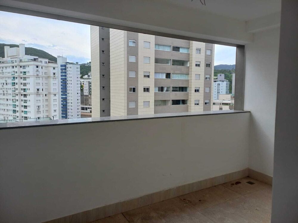 Apartamento à venda com 3 quartos, 120m² - Foto 2