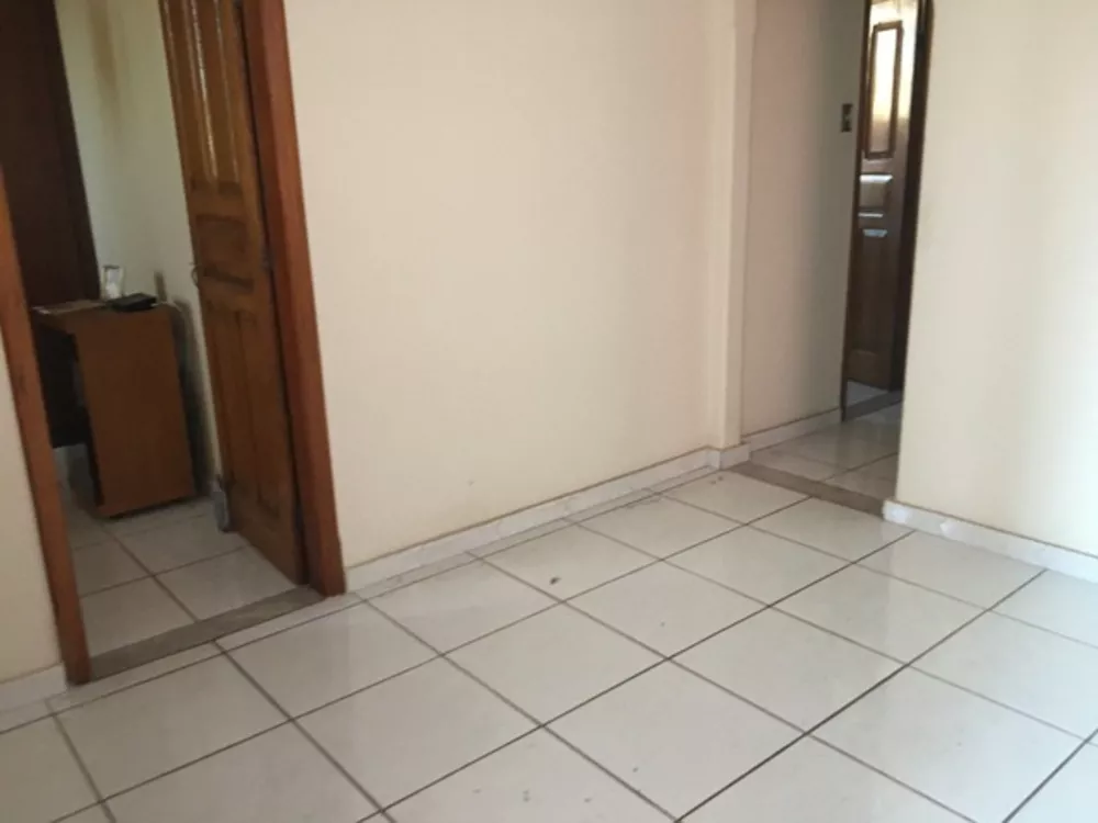 Casa à venda com 3 quartos, 295m² - Foto 1