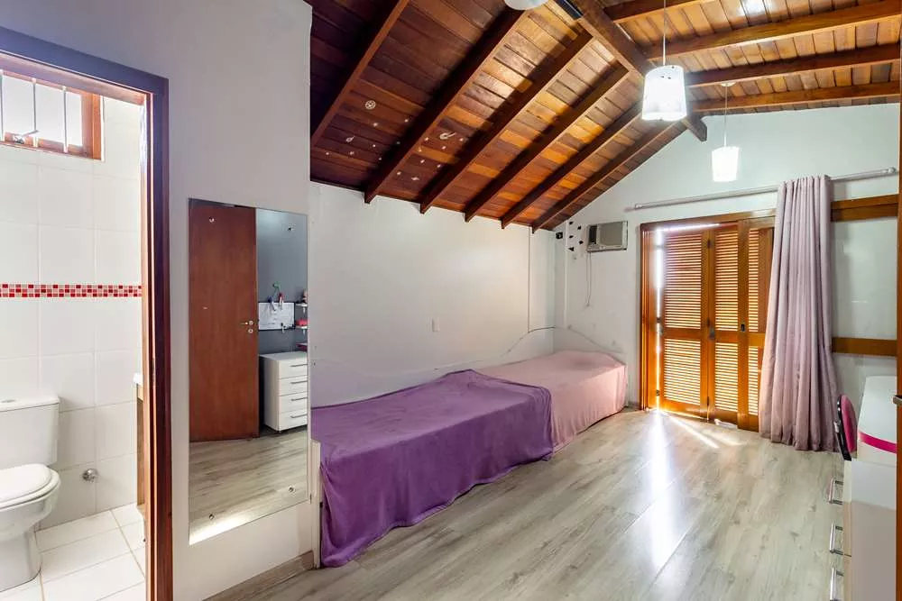 Casa à venda com 4 quartos, 244m² - Foto 15