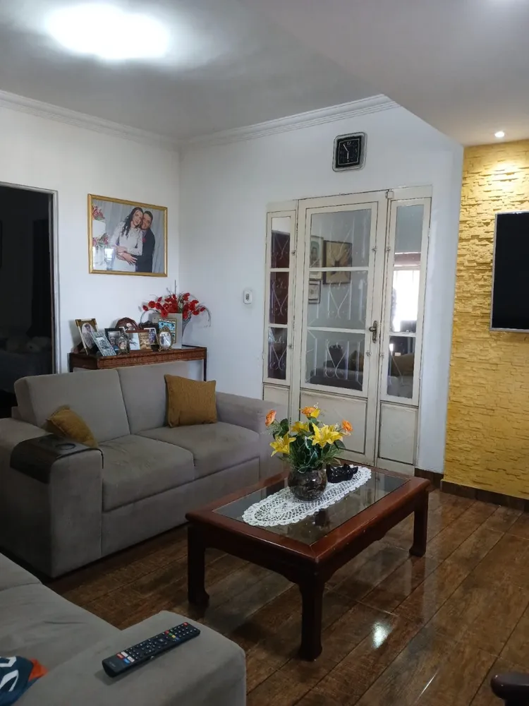 Casa, 4 quartos, 272 m² - Foto 1
