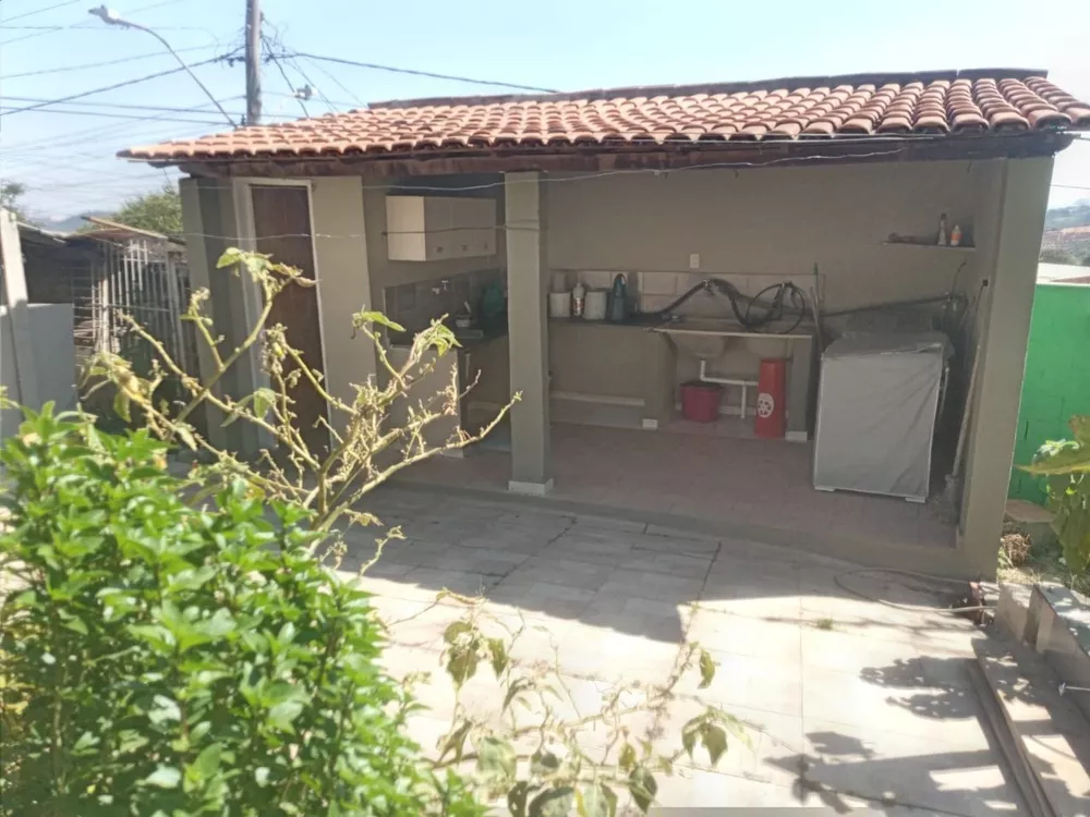 Casa à venda com 4 quartos, 220m² - Foto 13