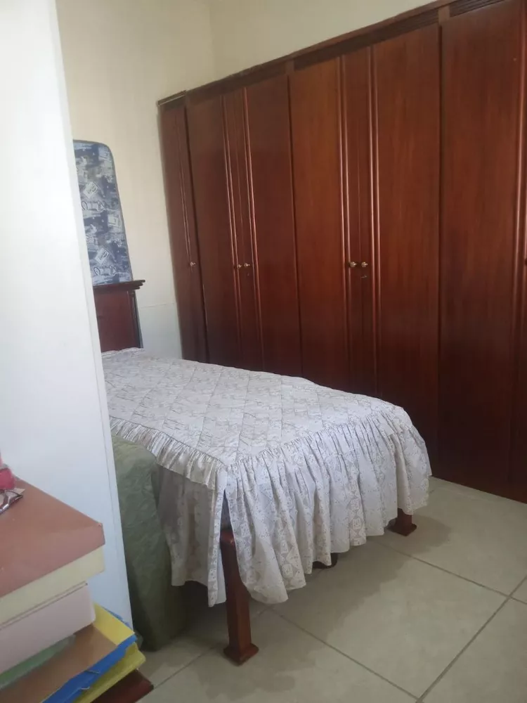 Casa à venda com 4 quartos, 220m² - Foto 11