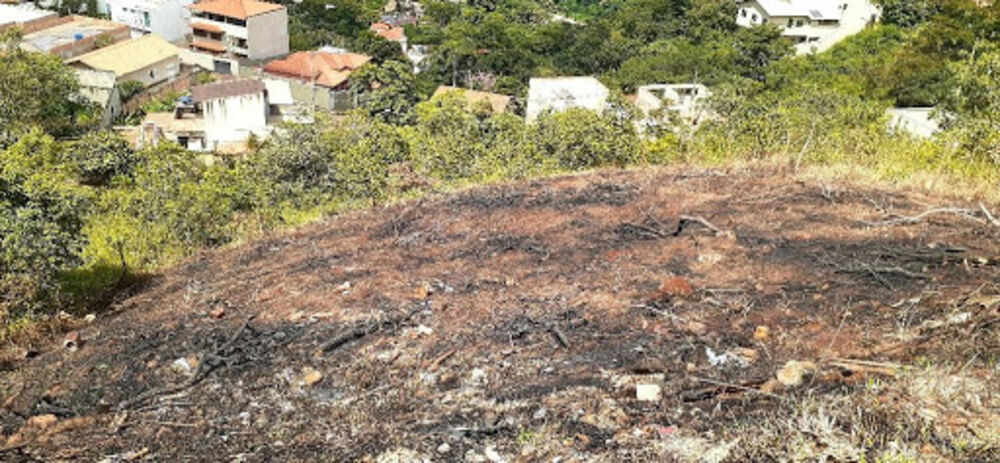 Terreno à venda, 360m² - Foto 1