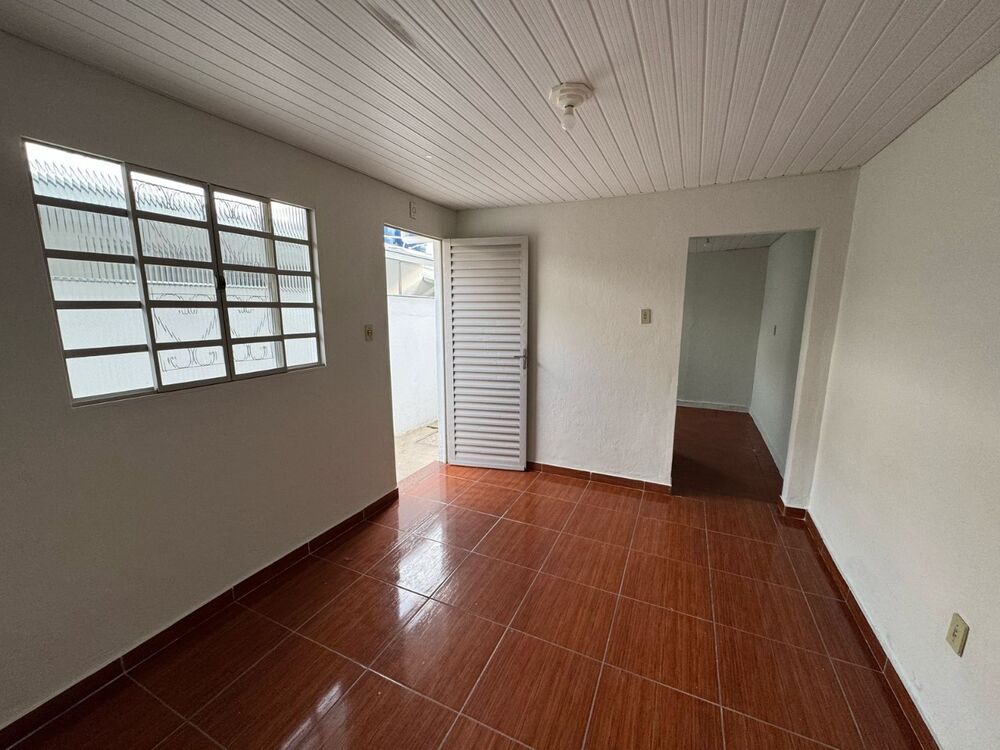 Casa para alugar com 1 quarto, 50m² - Foto 1