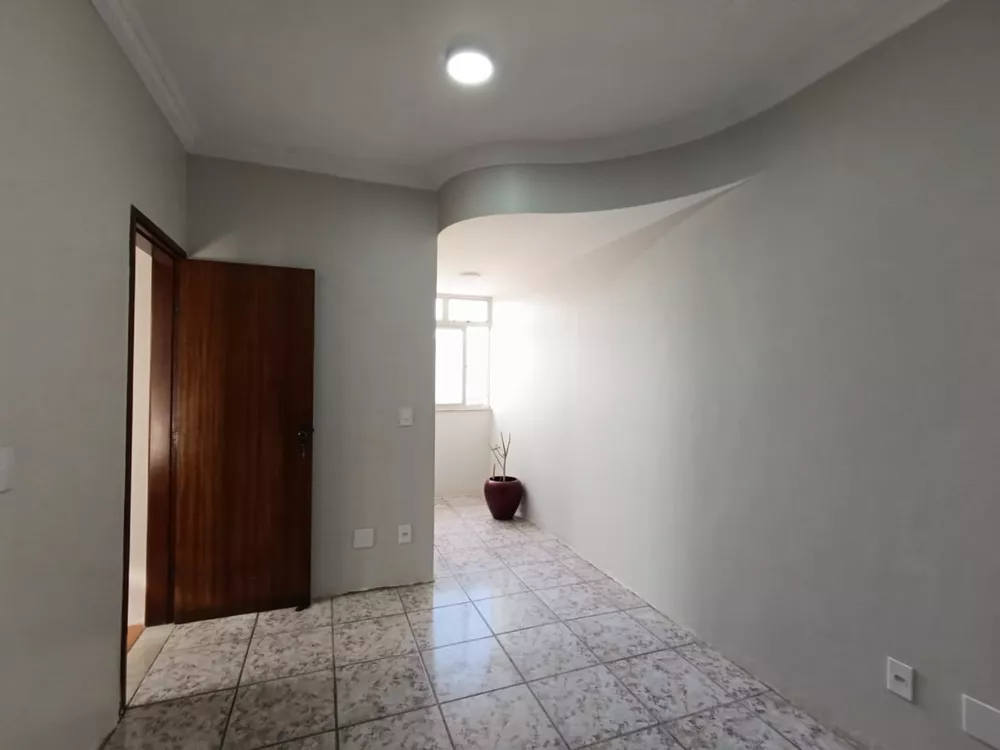 Apartamento à venda com 3 quartos, 75m² - Foto 1