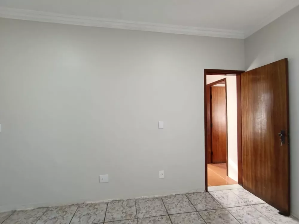 Apartamento à venda com 3 quartos, 75m² - Foto 4