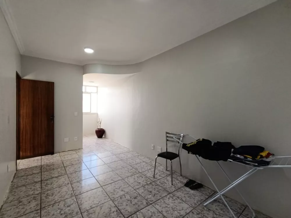 Apartamento à venda com 3 quartos, 75m² - Foto 3