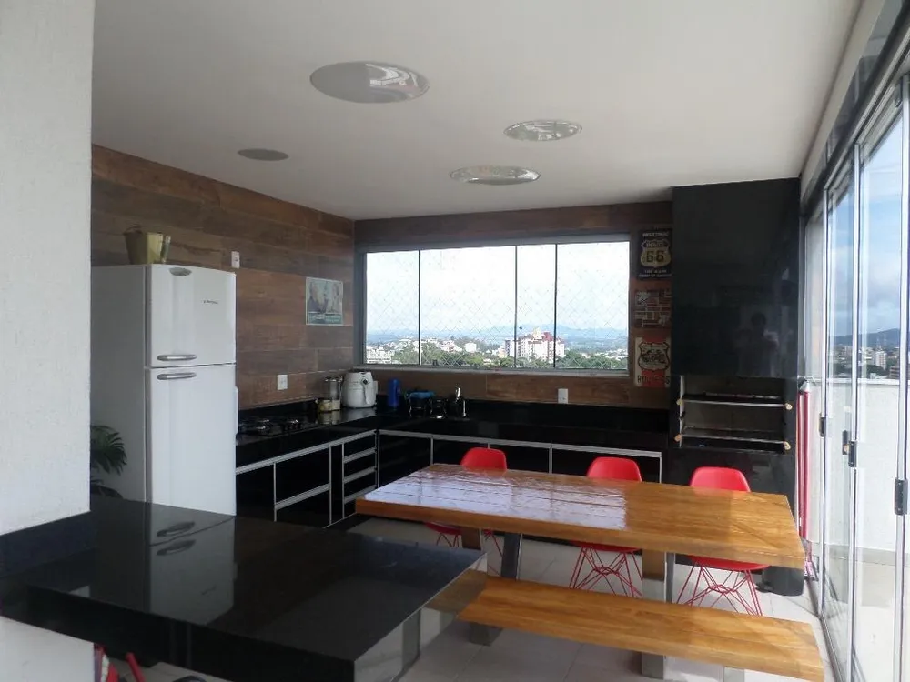 Cobertura, 3 quartos, 214 m² - Foto 2