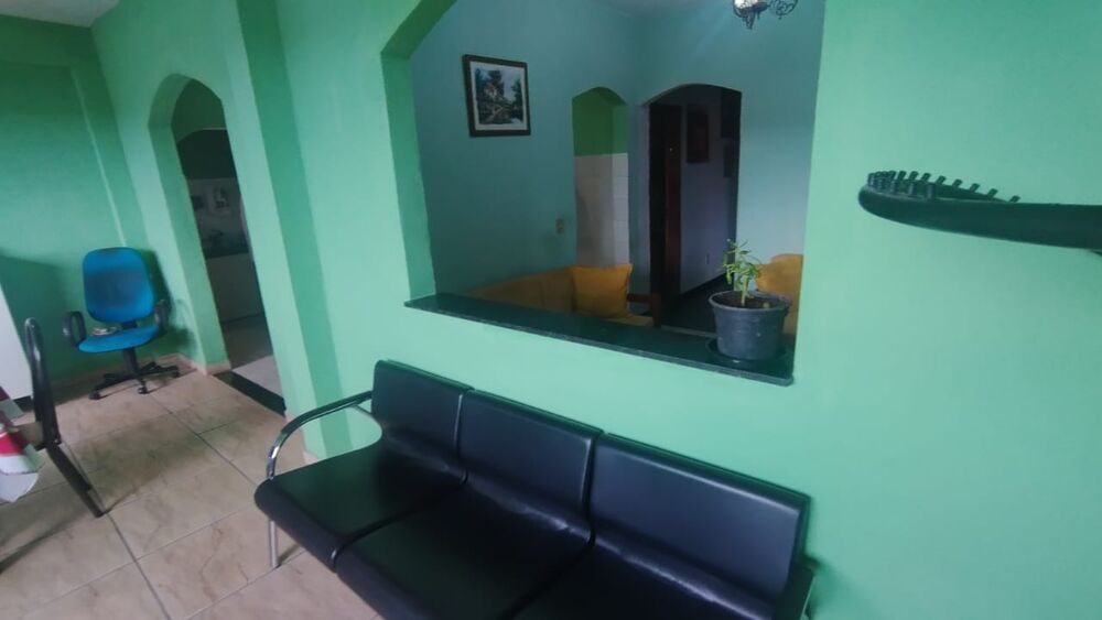 Casa à venda com 8 quartos, 300m² - Foto 4