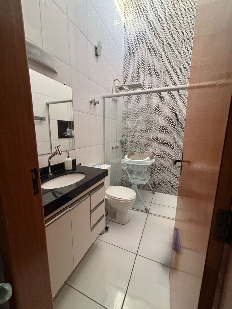 Casa à venda com 2 quartos, 140m² - Foto 2