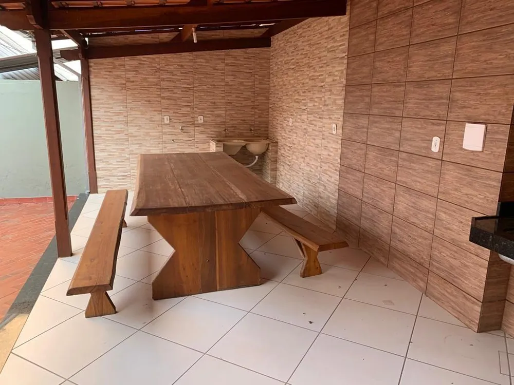 Casa, 4 quartos, 180 m² - Foto 1