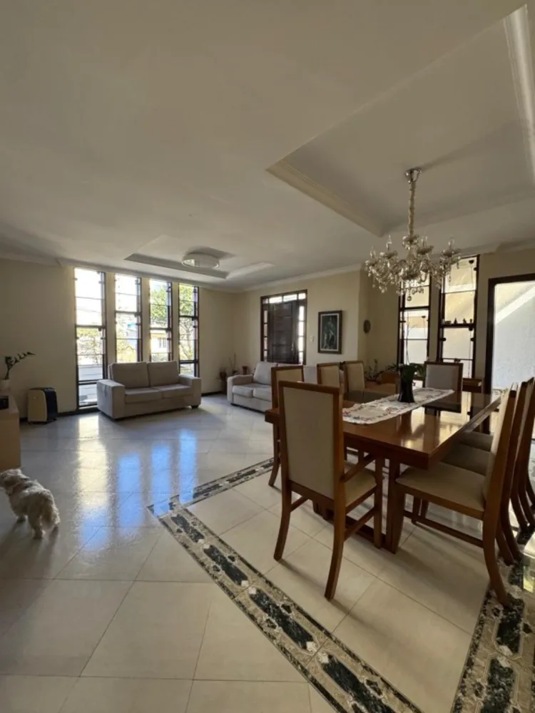 Casa, 4 quartos, 180 m² - Foto 1