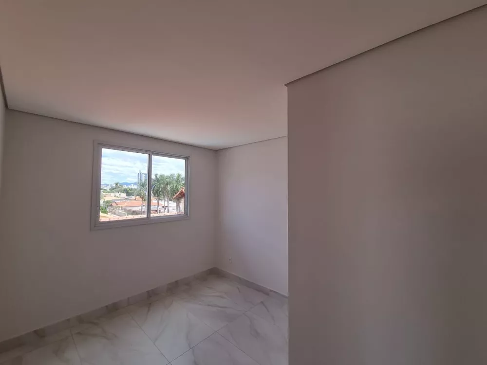 Apartamento à venda com 3 quartos, 70m² - Foto 4