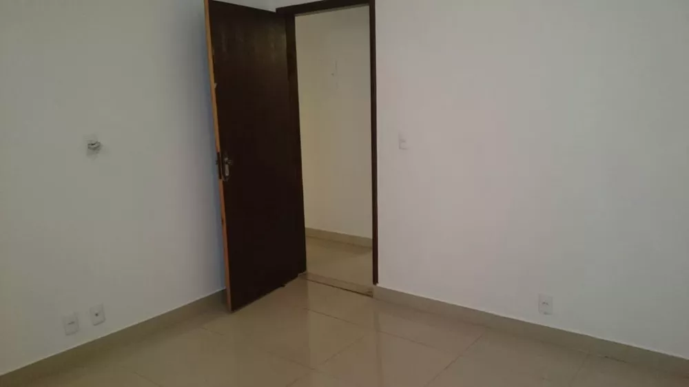 Casa à venda com 4 quartos, 120m² - Foto 5