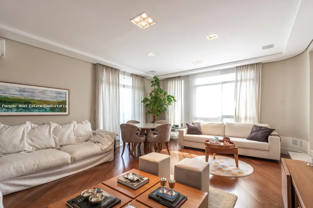 Apartamento, 3 quartos, 210 m² - Foto 1