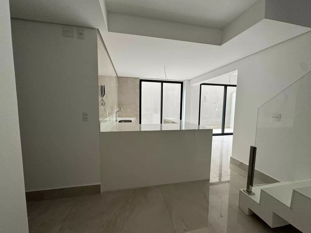 Apartamento à venda com 3 quartos, 145m² - Foto 4