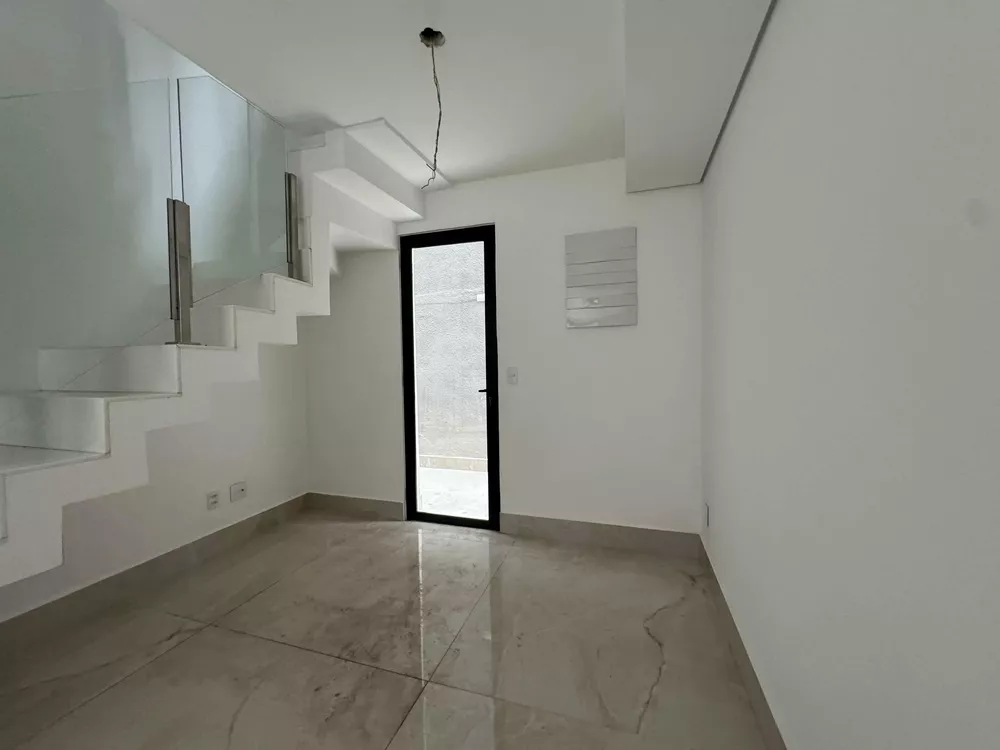 Apartamento à venda com 3 quartos, 145m² - Foto 3