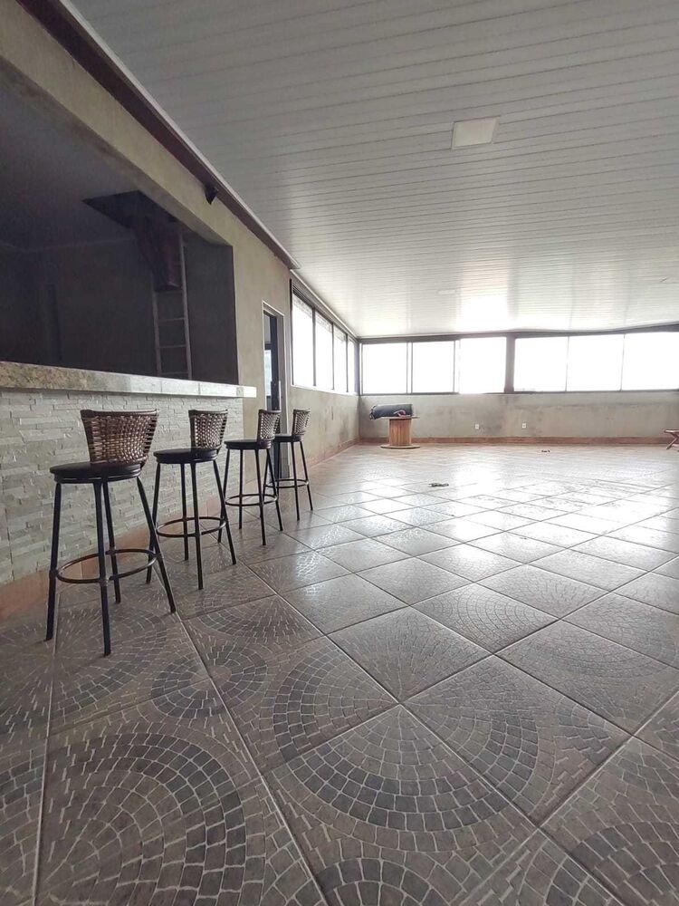 Casa à venda com 3 quartos, 270m² - Foto 4