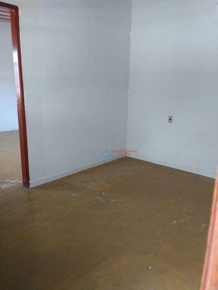 Casa à venda com 5 quartos, 225m² - Foto 3