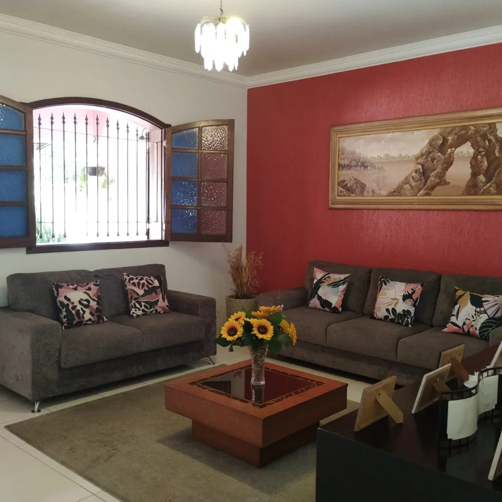 Casa, 3 quartos, 271 m² - Foto 1