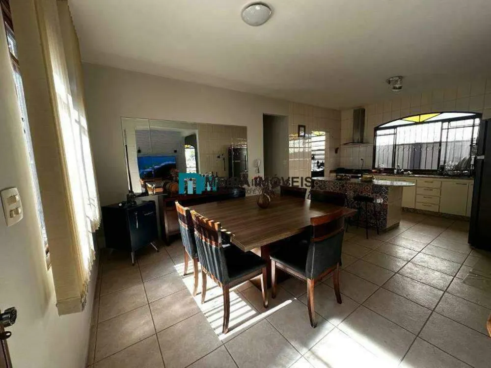 Casa, 5 quartos, 170 m² - Foto 1
