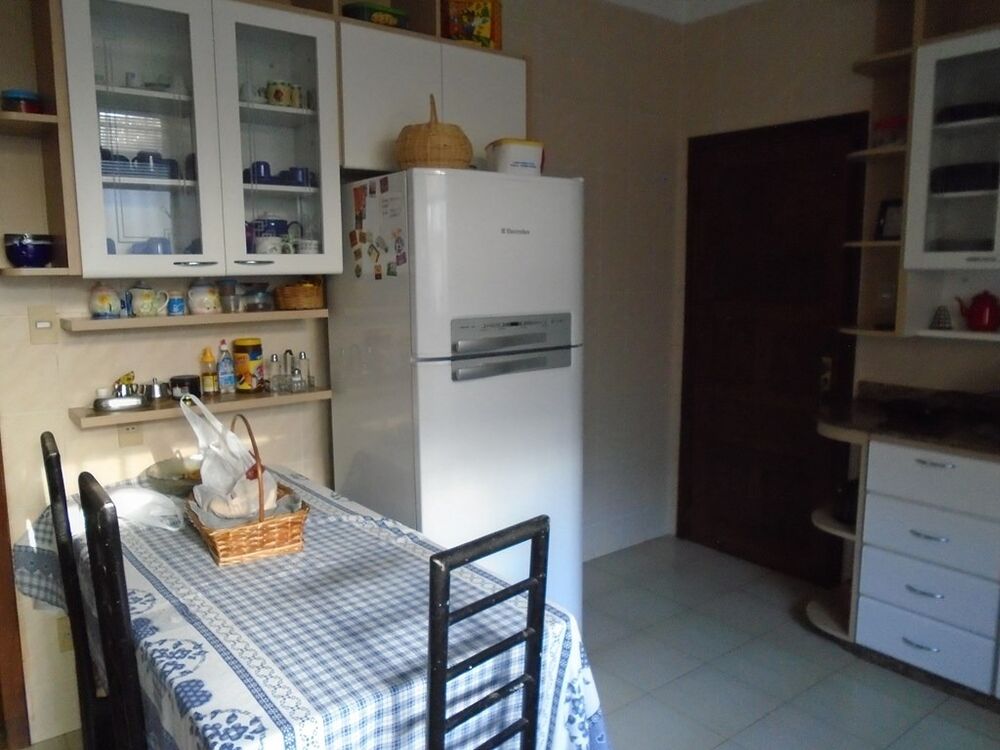 Apartamento à venda com 3 quartos, 218m² - Foto 1