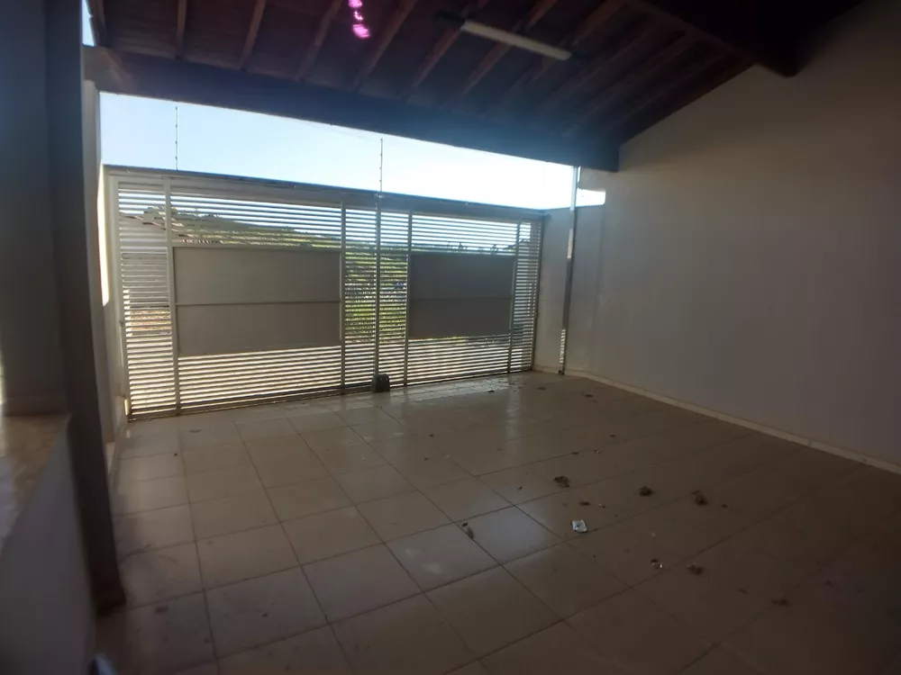 Casa à venda com 3 quartos, 180m² - Foto 2