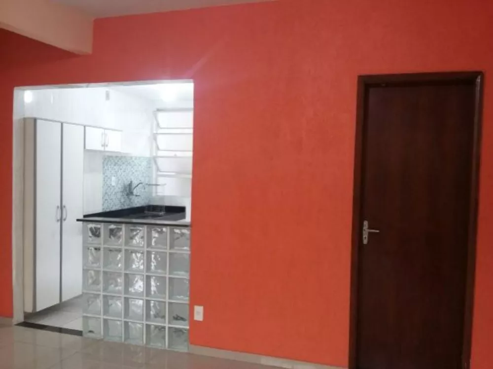 Casa à venda com 3 quartos, 66m² - Foto 1